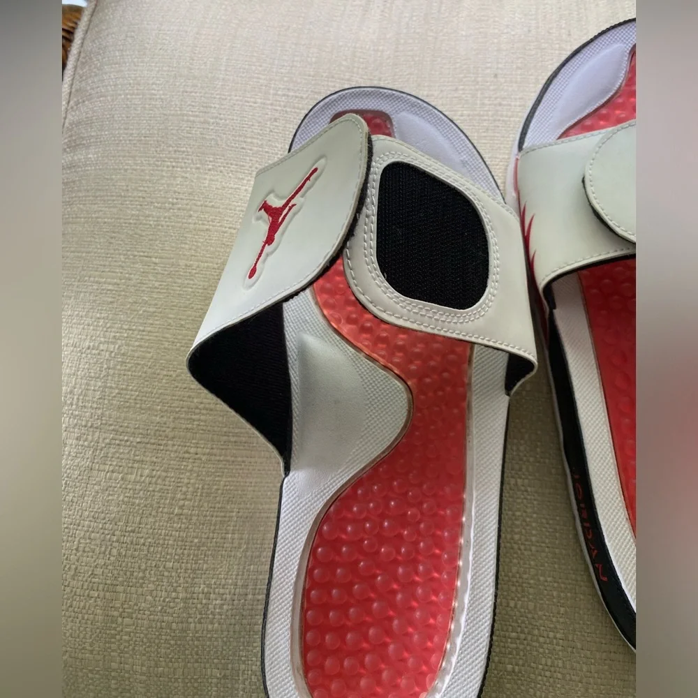 Rare Jordan Hydro V Retro Slides White/Fire Red-Black Size 10